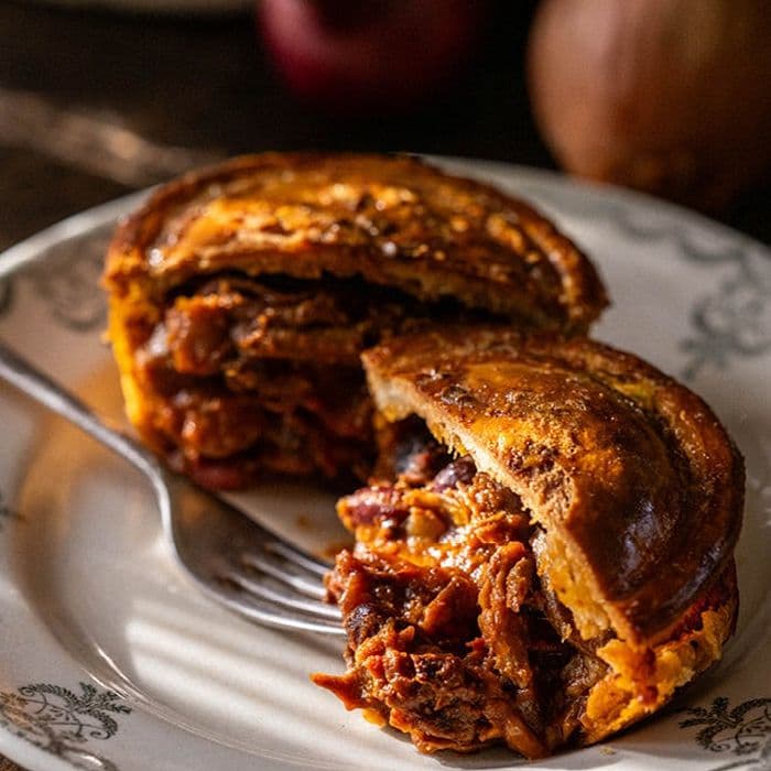 Mini chilli beef pies