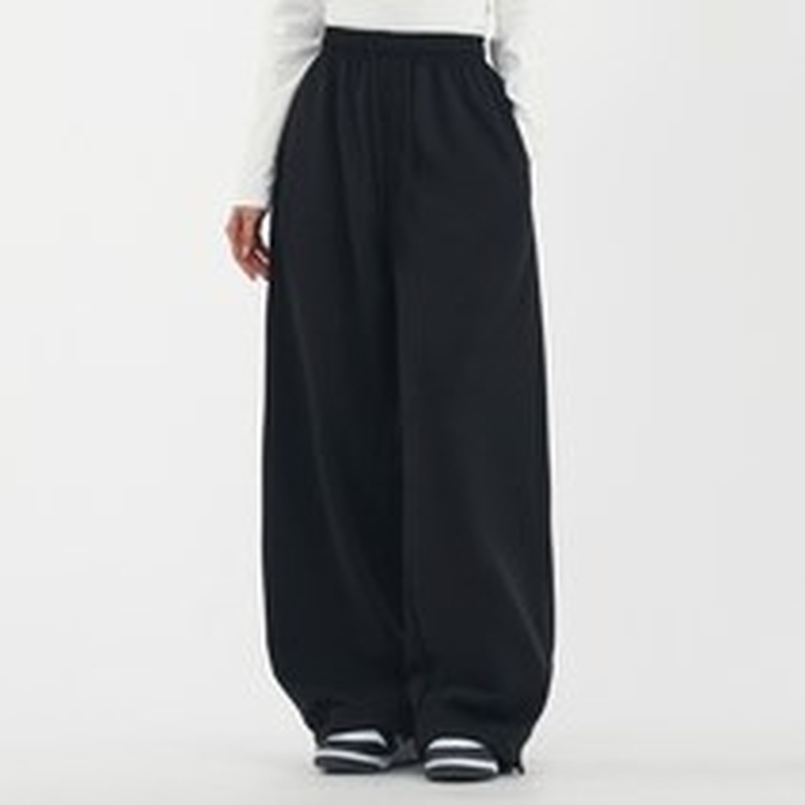 엘쏘 여성용 데일리 루즈핏 트레이닝 팬츠, 편안한 착용감과 스포티함