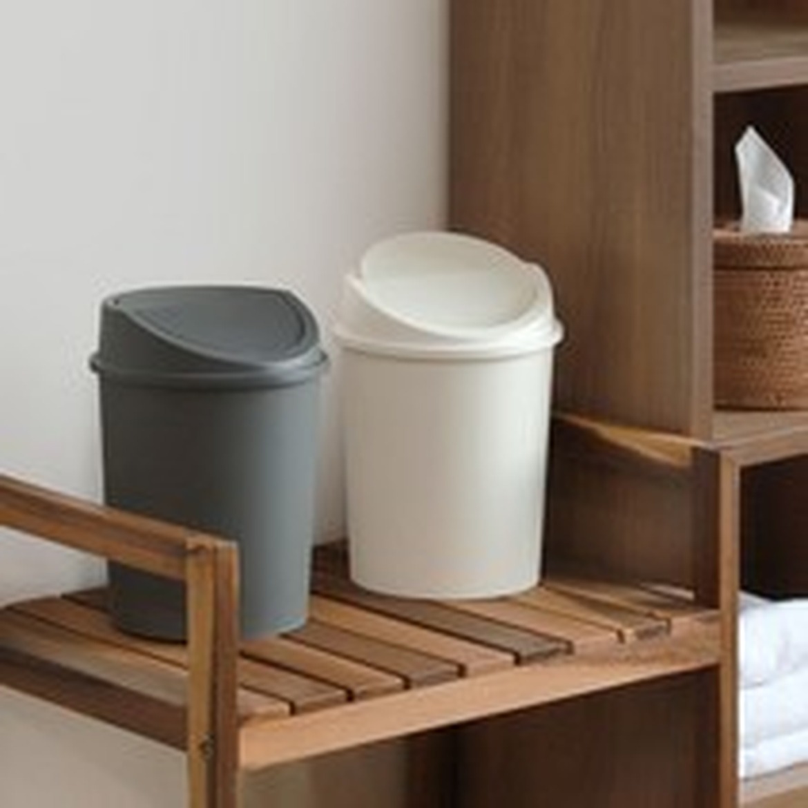 차분한 컬러감의 가정용 스윙 휴지통, 사용해보니