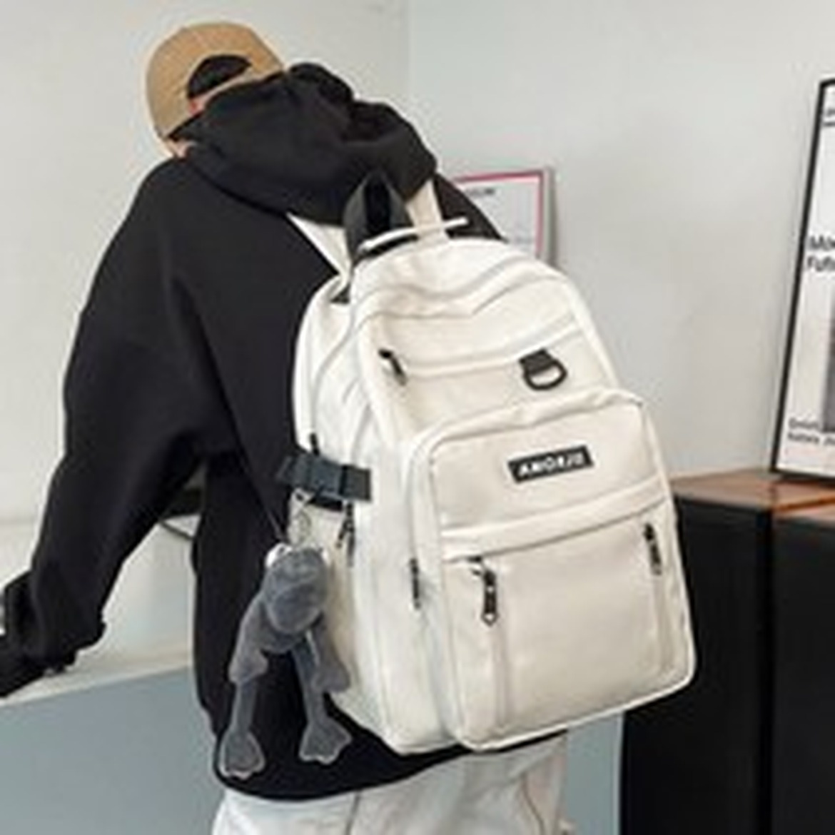 아모르주 캐주얼 백팩, 학생의 필수 아이템으로 등극!