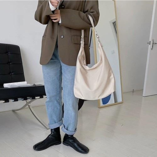베르 콤비 숄더 감각적인 컬러 조화