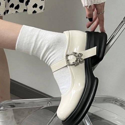 에나멜 여성 통굽 슈즈, 편안함과 스타일을 동시에