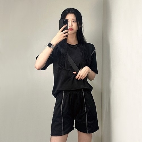 스티치 트레이닝 셋업 세련된 편안함의 정석