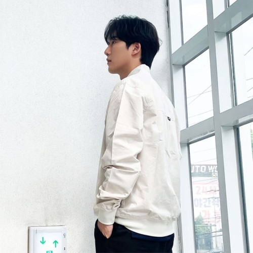 바람막이 자켓 구매 전 확인해야 할 포인트와 나이키 NSW 에센셜