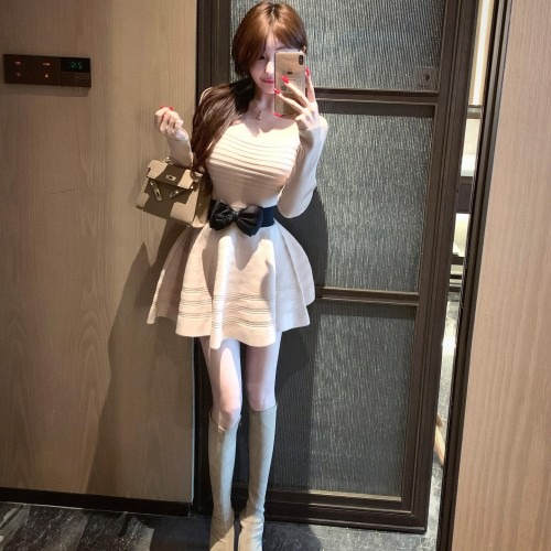 미니 플레어 드레스 선택 시 고려해야 할 점과 섹시 공주풍 글램룩 리본 니트원피스 특징