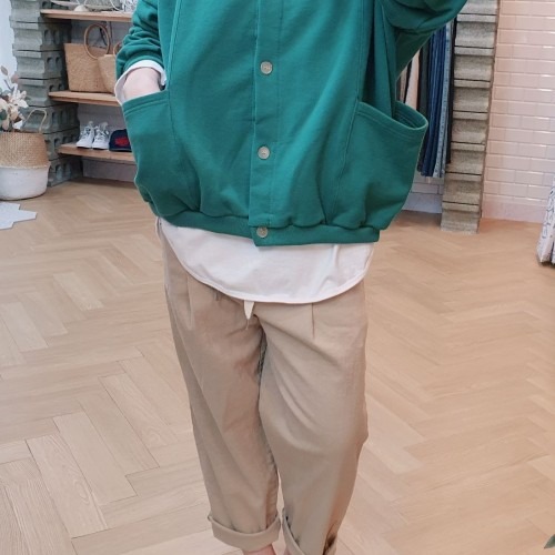 긴소매 데일리룩 티셔츠 선택 시 고려해야 할 위생과 관리 포인트