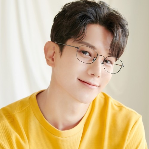 동글이 안경 선택시 고려해야 할 점과 티타늄 안경테의 장점