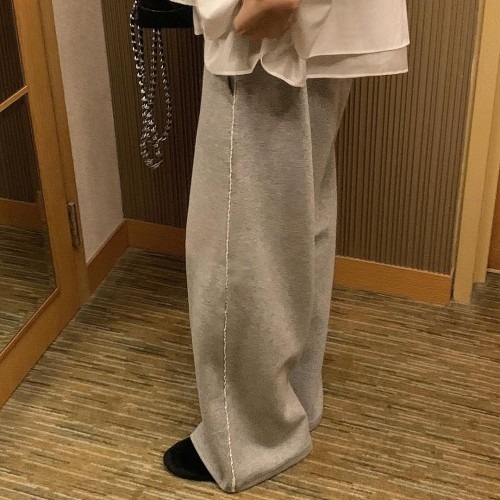 사계절 팬츠 선택 시 체크해야 할 포인트와 유니크한 디자인