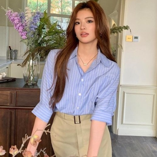 여성 페미닌 오피스룩 선택 시 확인해야 할 하이웨스트 미니 원피스 특징