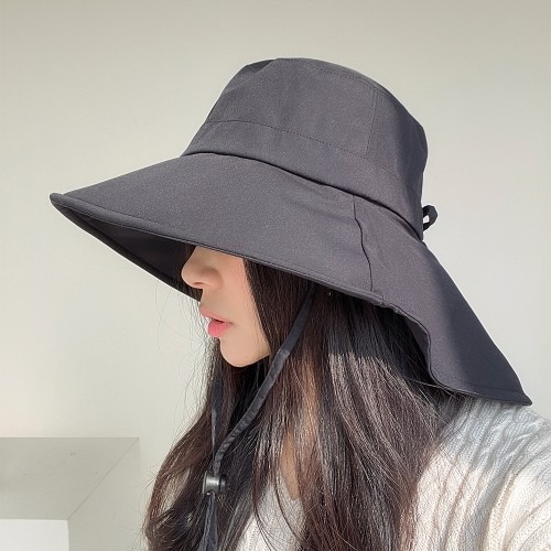 여름 햇빛 차단을 위한 여성 모자 선택 팁