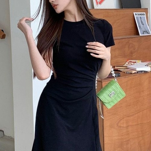 여성 미니 원피스 선택 시 체크해야 할 포인트와 특징