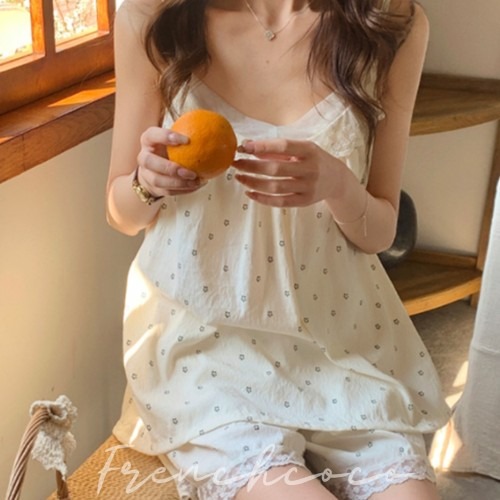 집에서 편하게 입을 수 있는 프렌치코코 나시 실크 잠옷의 특징과 구매 전 체크 포인트
