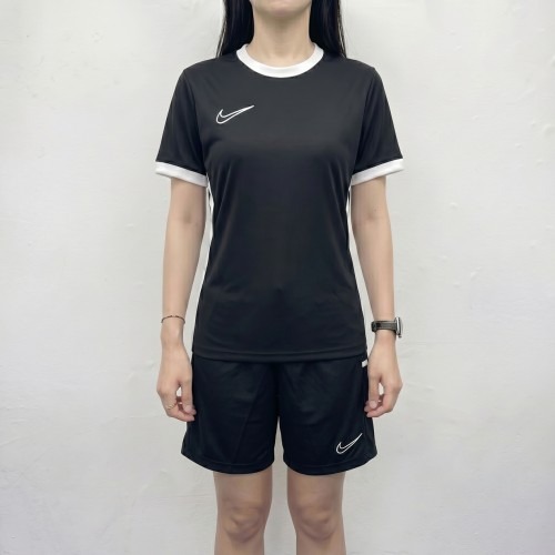 헬스복 선택 시 고려할 점과 나이키 아디다스 투인원 쇼츠 비교