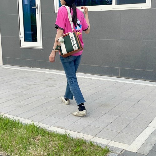 손쉽게 정리 가능한 곰돌이 자수 토트백의 활용 포인트